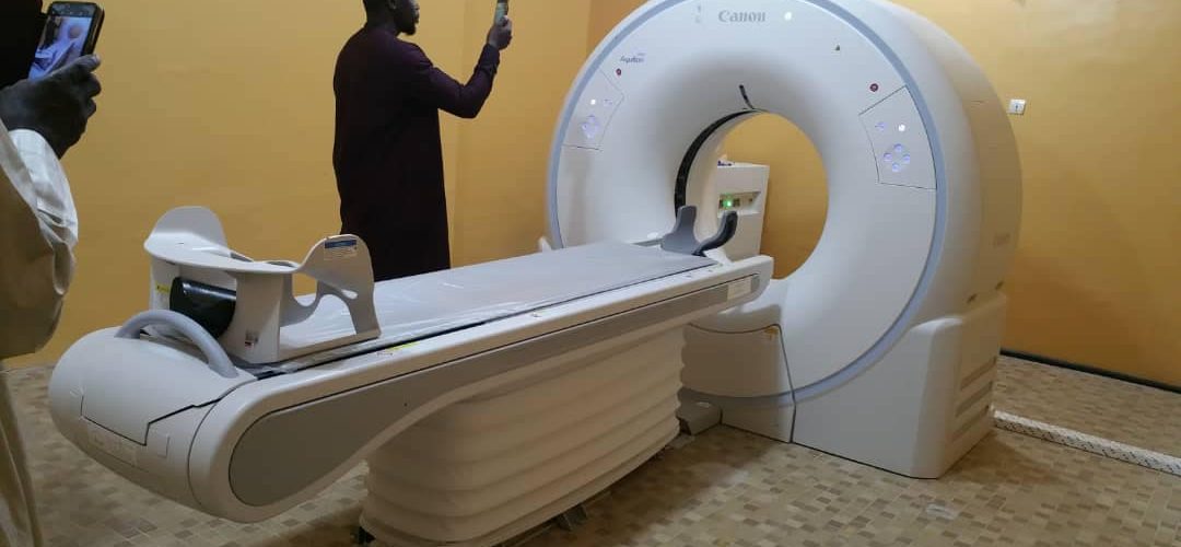 Un scanner offerte à l’hôpital Tombouctou et pose de la première pierre du nouveau stade